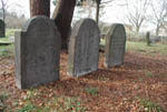 Grabreihe dreier Landesrabbiner auf dem jüdischen Friedhof in Köln-Deutz 